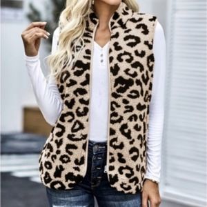 ⭐1 Left⭐ Leopard Print Sherpa Vest
